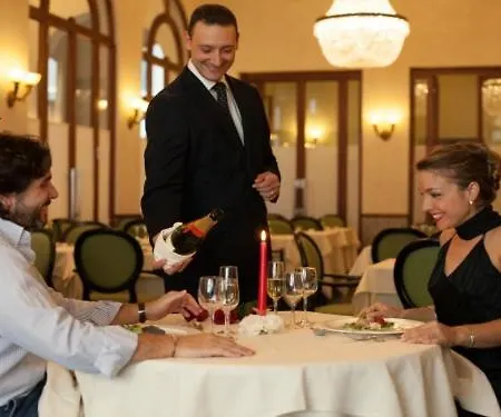 Hotel Allegroitalia Grand Terme Della Fratta 4*